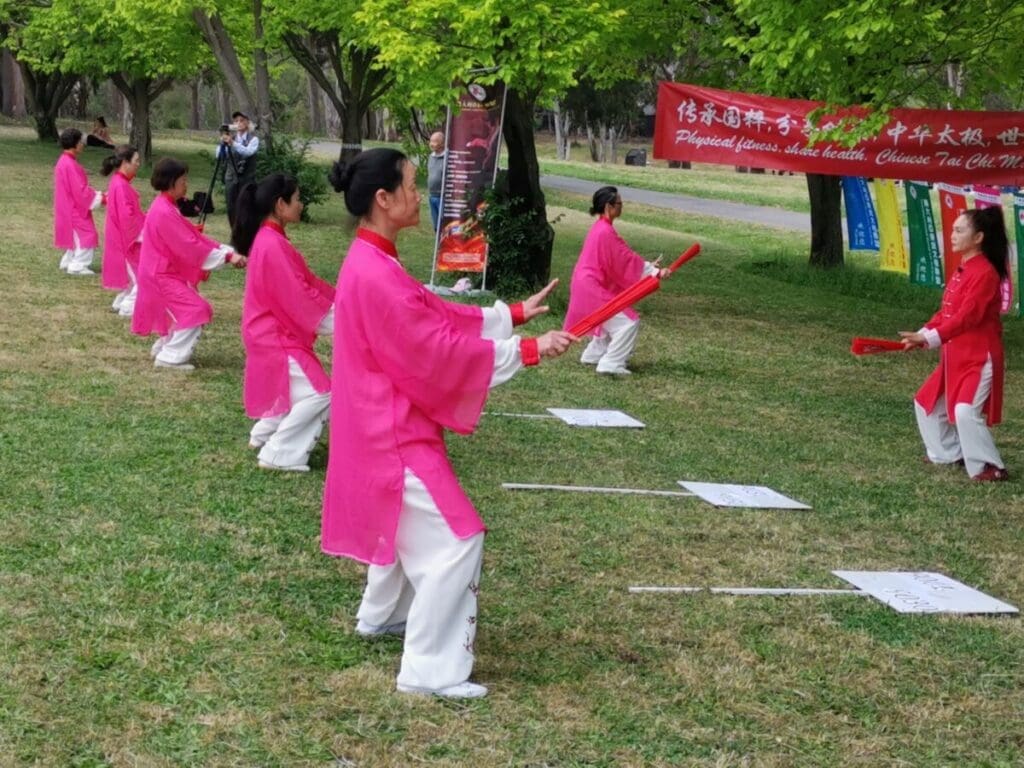 Practice Tai Chi to enhance muscles and bones, promote blood circulation