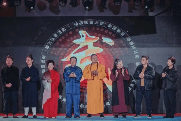 790a870f735e42adfd15aee6c35a582-768x512